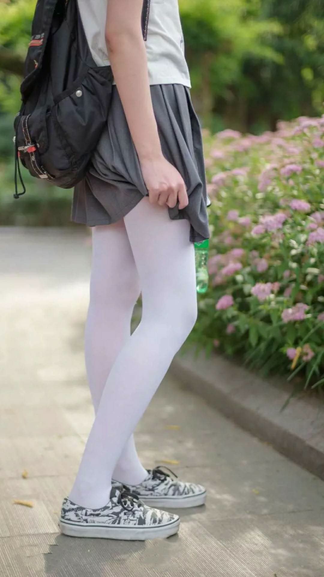 国足传控型打法对比分节奏的掌控能力，现代足球传控型打法
